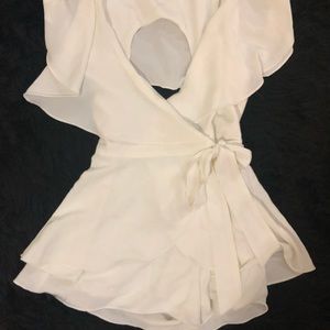 American Threads White Ruffle Romper 🕊